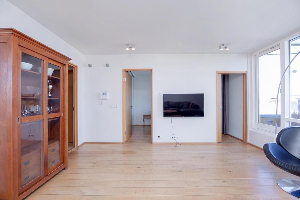 Penthouse Apartment With Panasonic Mountain View 雷克雅維克 外观 照片